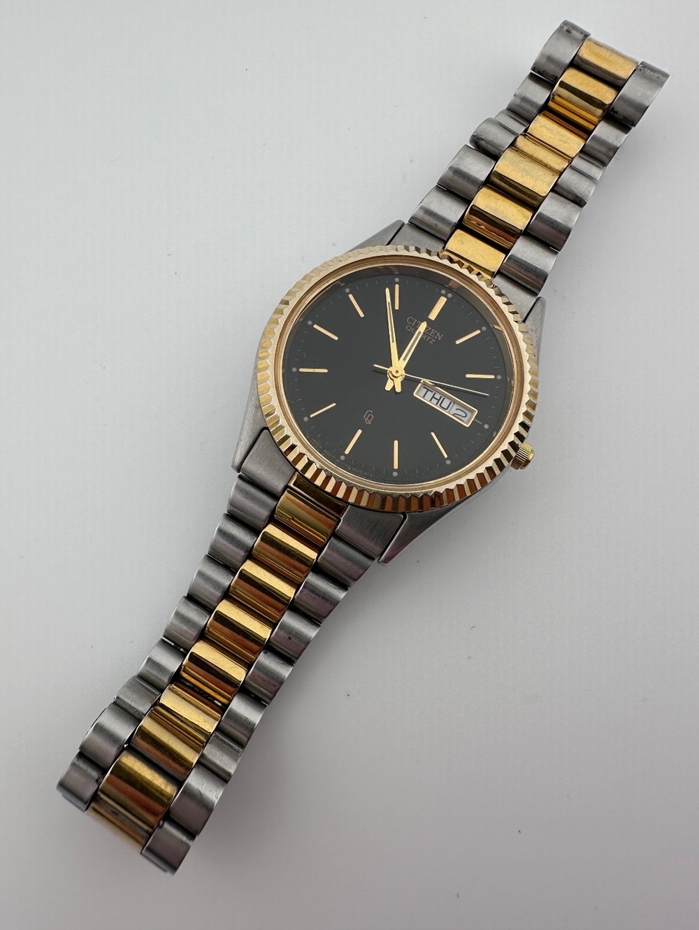Vintage Citizen Quartz 35mm Two Tone Black Dial Day Date Men’s Watch